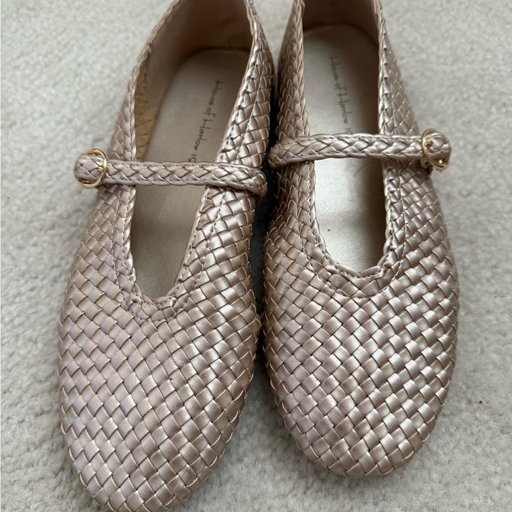 House of Harlow 1960 Gold Woven Flats